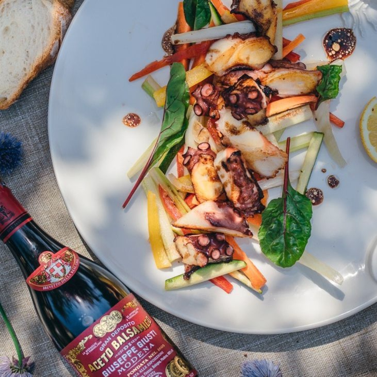 Giuseppe Giusti Balsamic Vinegar of Modena 3 Gold Medals from Italy-250 ml (6)