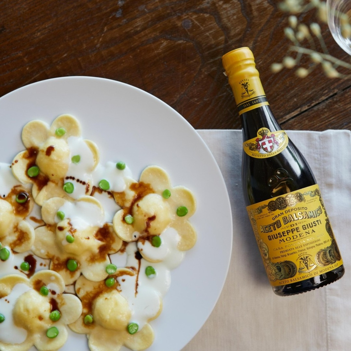 Giuseppe Giusti Balsamic Vinegar of Modena IGP Aged 15 years 4 Gold Medals from Italy-250 ml (2)